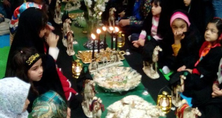 کودکان و مادران کاشانی در سرزمین کوچولوها میهمان &laquo;گوشواره حسینی&raquo; شدند